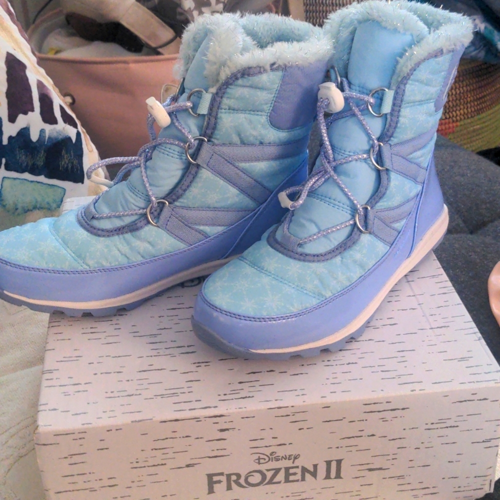 Disney x Sorel Frozen Collaboration: Youth Whitney Short Winter Snow Boot